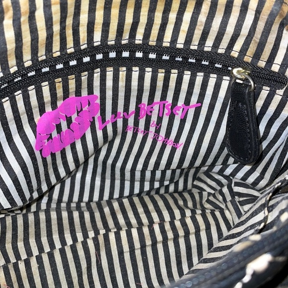 Luv Betsey by Betsey Johnson Black & White Quilt Pattern Embroidered Hearts Bag - Picture 6 of 8